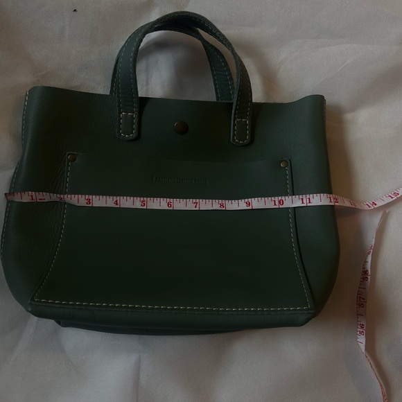 Portland Leather Green Tote Bag with Minimalist Design - Picture 9 of 11
